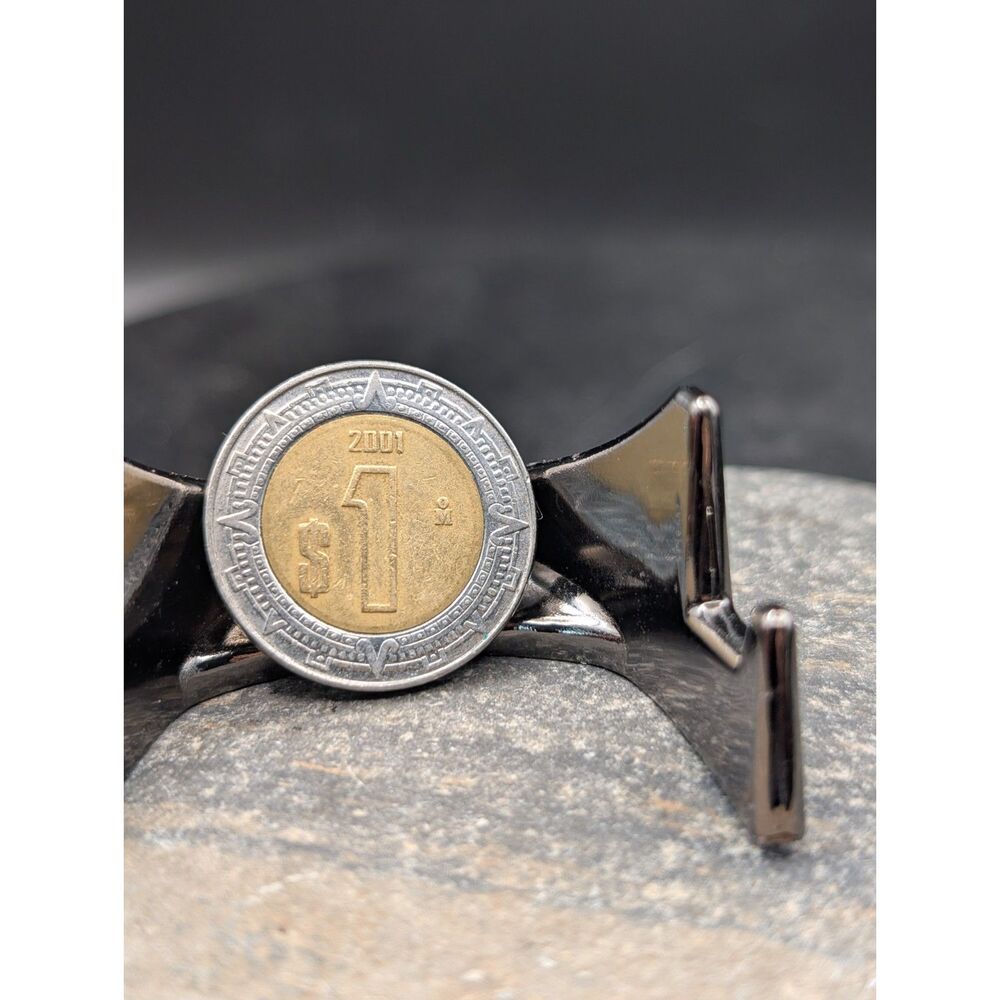2001 Mexico $1 Peso – Bimetallic Aztec‑Style Ring – Modern Mexican Coin